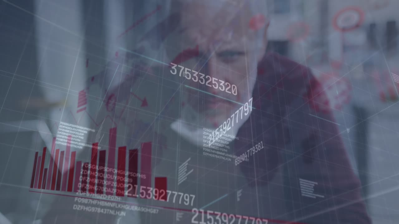 Statistisk databehandling av Covid-19 mot en kaukasisk äldre affärsman som använder laptop på kontor