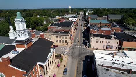 aerial-over-the-woodford-county-courthouse-in-versailles-kentucky,-bluegrass,-bourbon