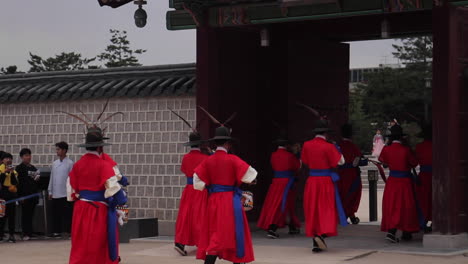 traditional korean palace guard ceremony