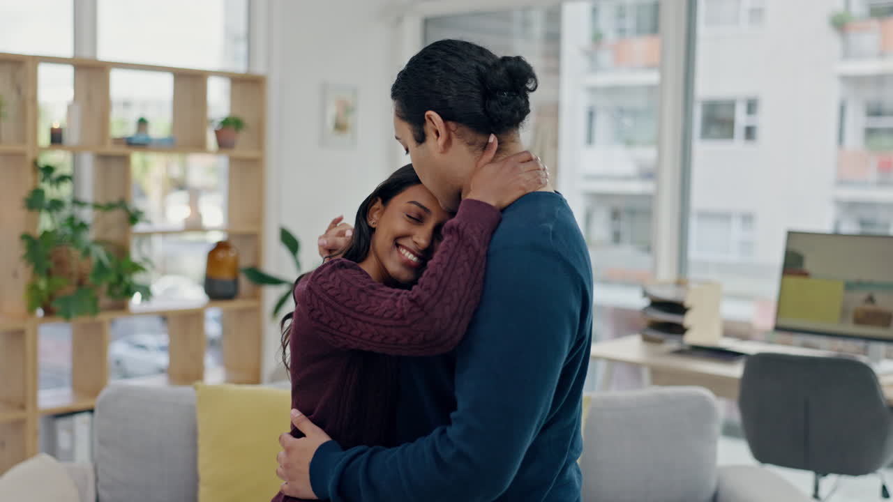 casa, baile y pareja con amor