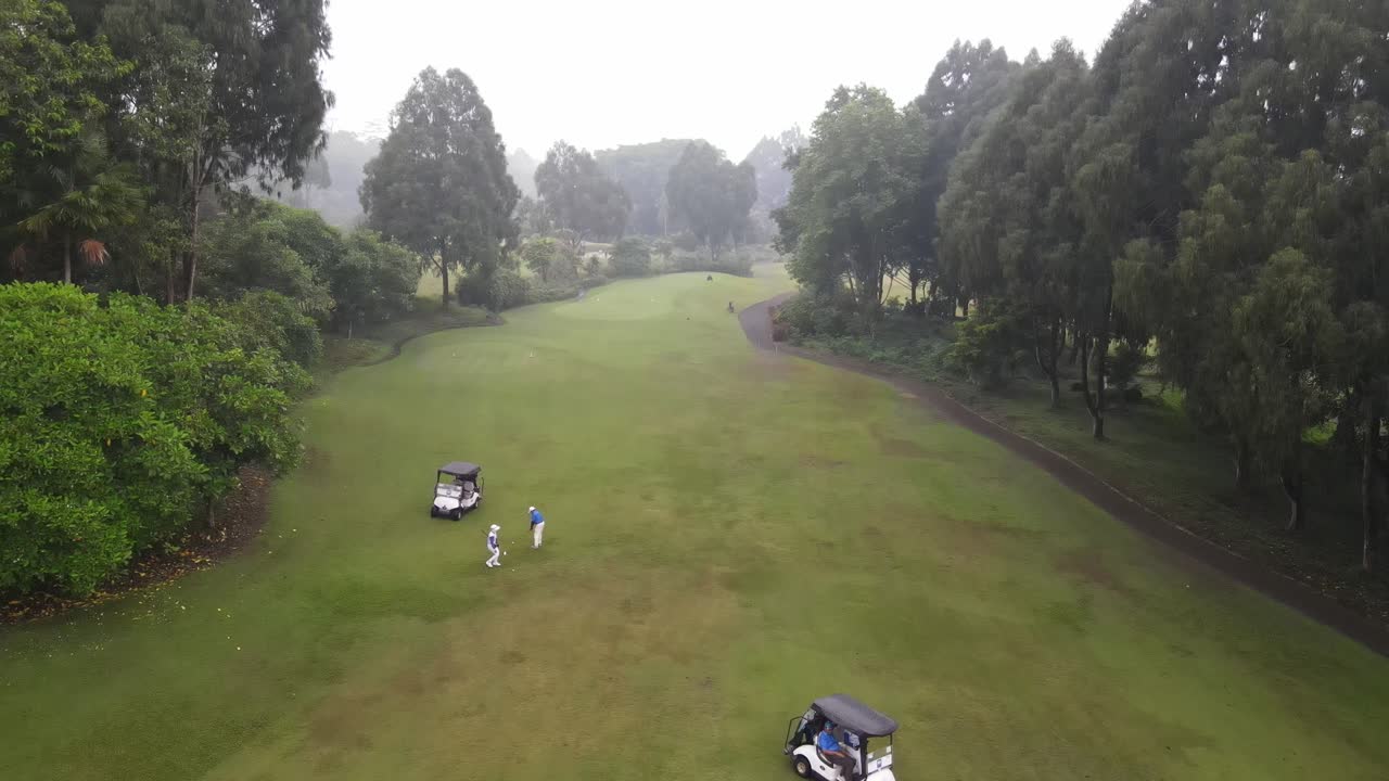 Golfing in the Mist: A Serene Day on the Course