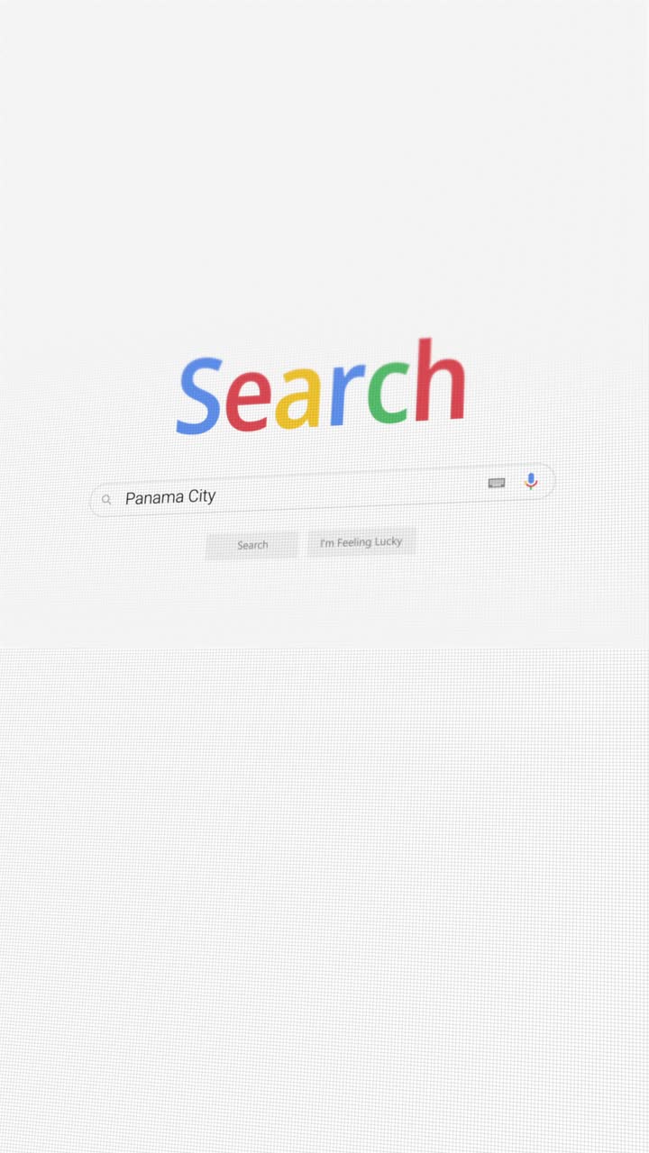 Video verticale di una ricerca di Panama City su un browser Internet