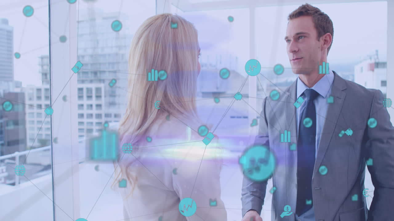 animación de la red de conexiones con iconos sobre diversas personas de negocios que se dan la mano