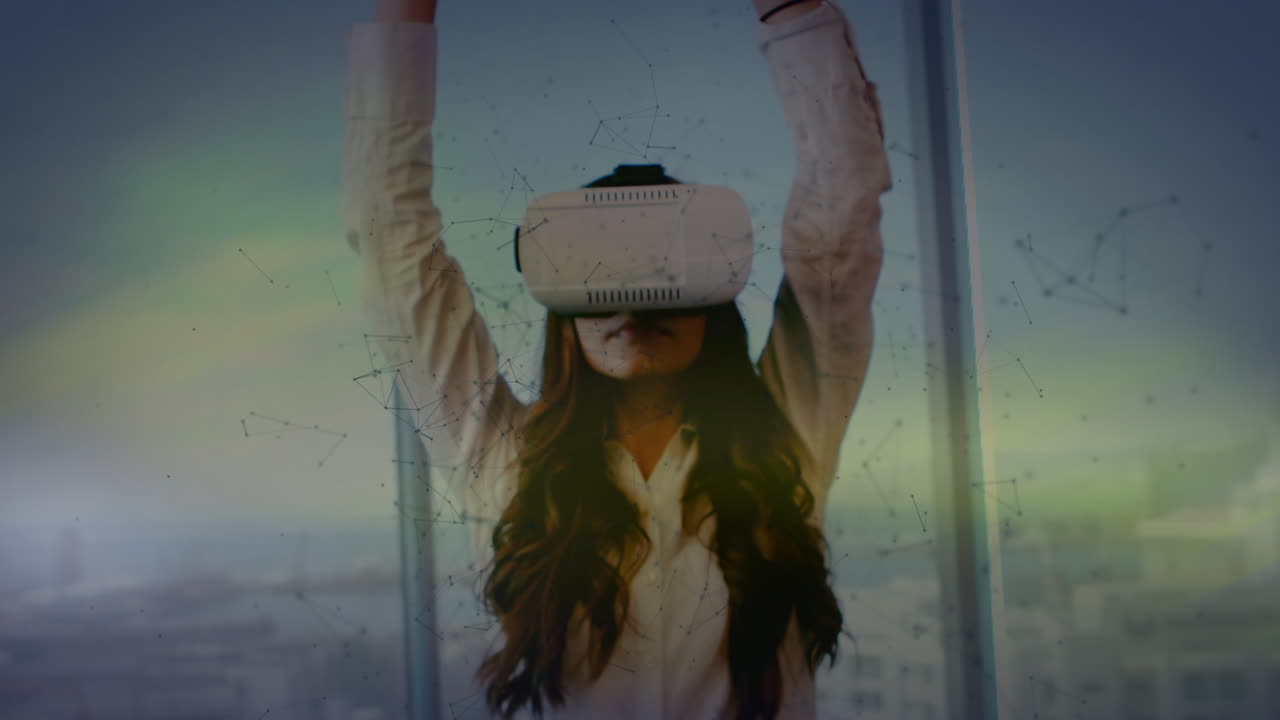 animación de redes de conexiones sobre mujer de negocios caucásica en la oficina