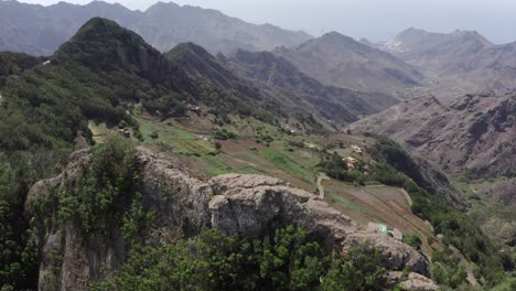 imágenes de drones de hermosas montañas