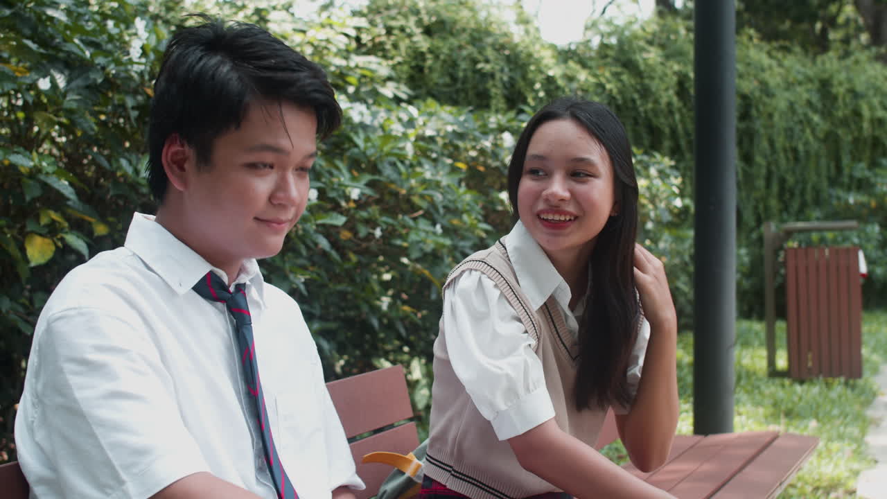 사랑에 빠진 아시아 십대