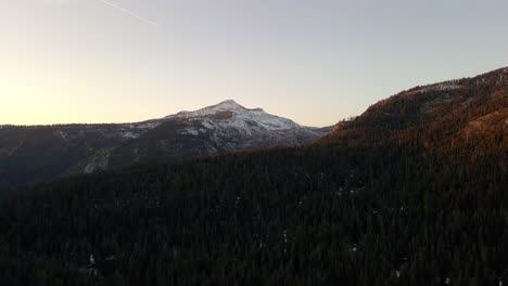 Sunset-light-over-Pyramid-peak-in-Tahoe-National-Forest,-Desolation-wilderness,-California