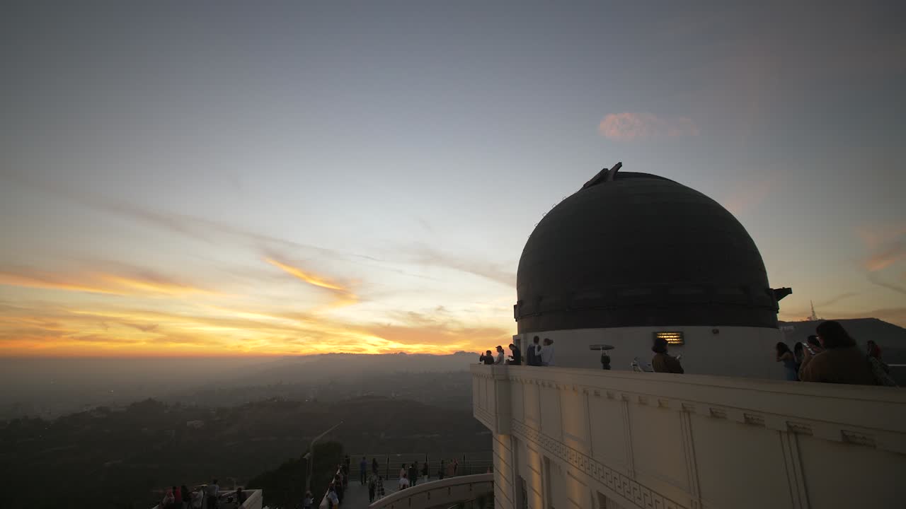 observatorio griffith al anochecer