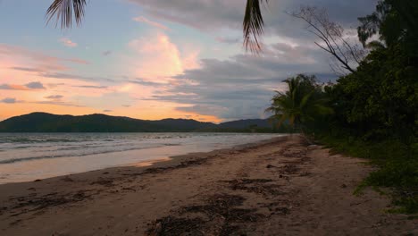 daintree selva tropical playa puesta de sol en cape tribulation australia