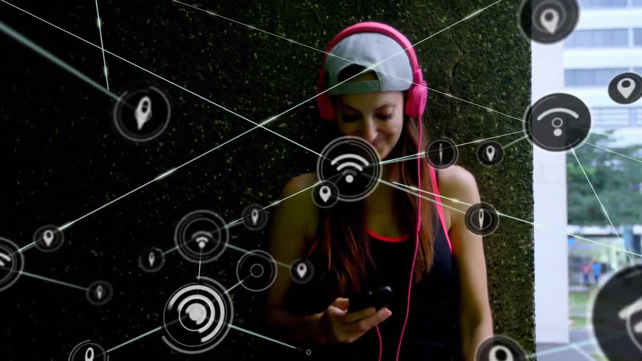 wi-fi y posición sobre mujer con teléfono inteligente.