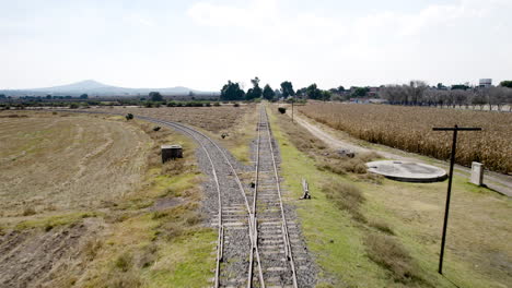 Vista-Del-Viaje-En-Tren-Con-Drone-En-México