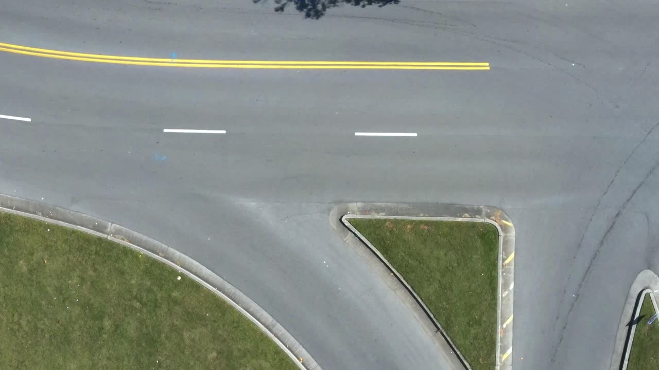 주차장에서 자동차 쇼 오버헤드 샷