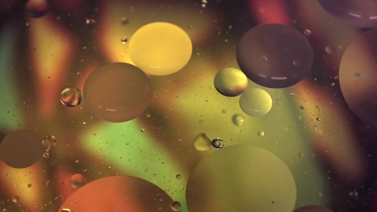 Macro oil drops in liquid