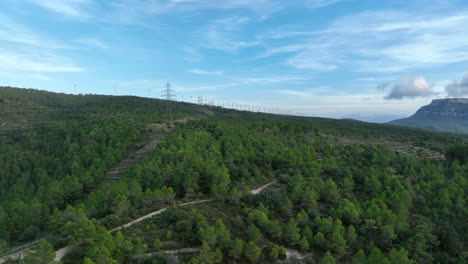 Vista-Aérea-De-Drones-De-Torres-Eléctricas-De-Alto-Voltaje