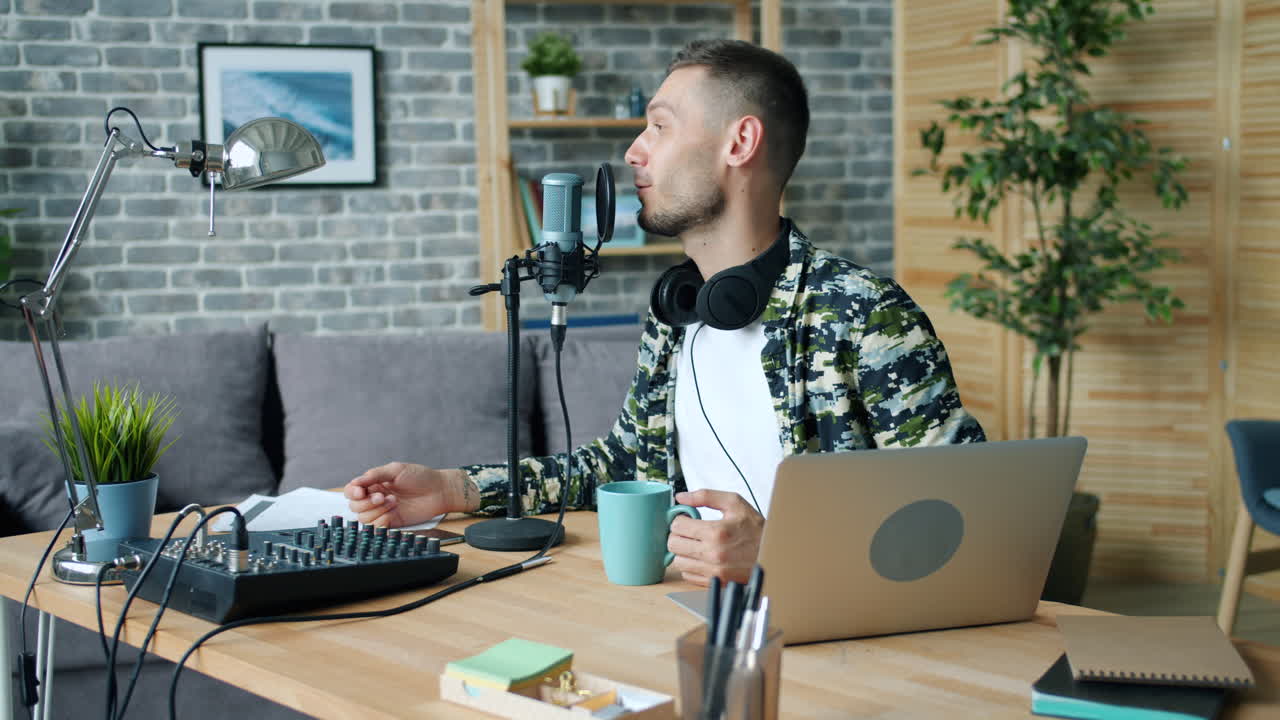 Sessione di registrazione del podcast