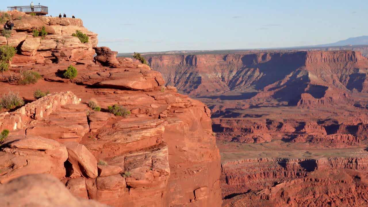 Ripresa con slider di canyon e formazioni rocciose a Dead Horse Point.