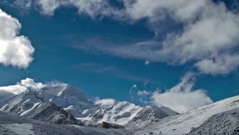 clouds move above cho oyu