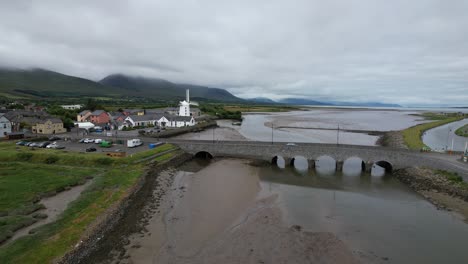 molino de viento de blennerville península dingle irlanda panorámica vista aérea de drones