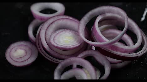 sliced red onions