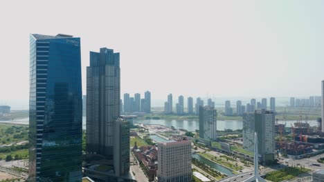 Schwenk-über-Die-Skyline-Von-Incheon-In-Südkorea