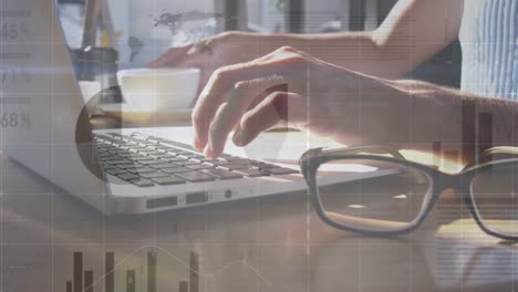 animación de estadísticas y procesamiento de datos sobre el hombre usando computadora portátil