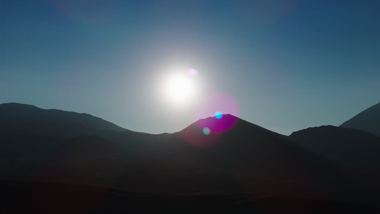 Majestic Sunrise over Mountain Peaks