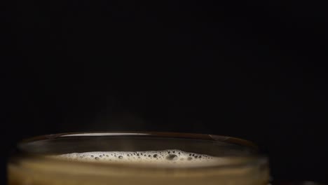 café caliente con vapor