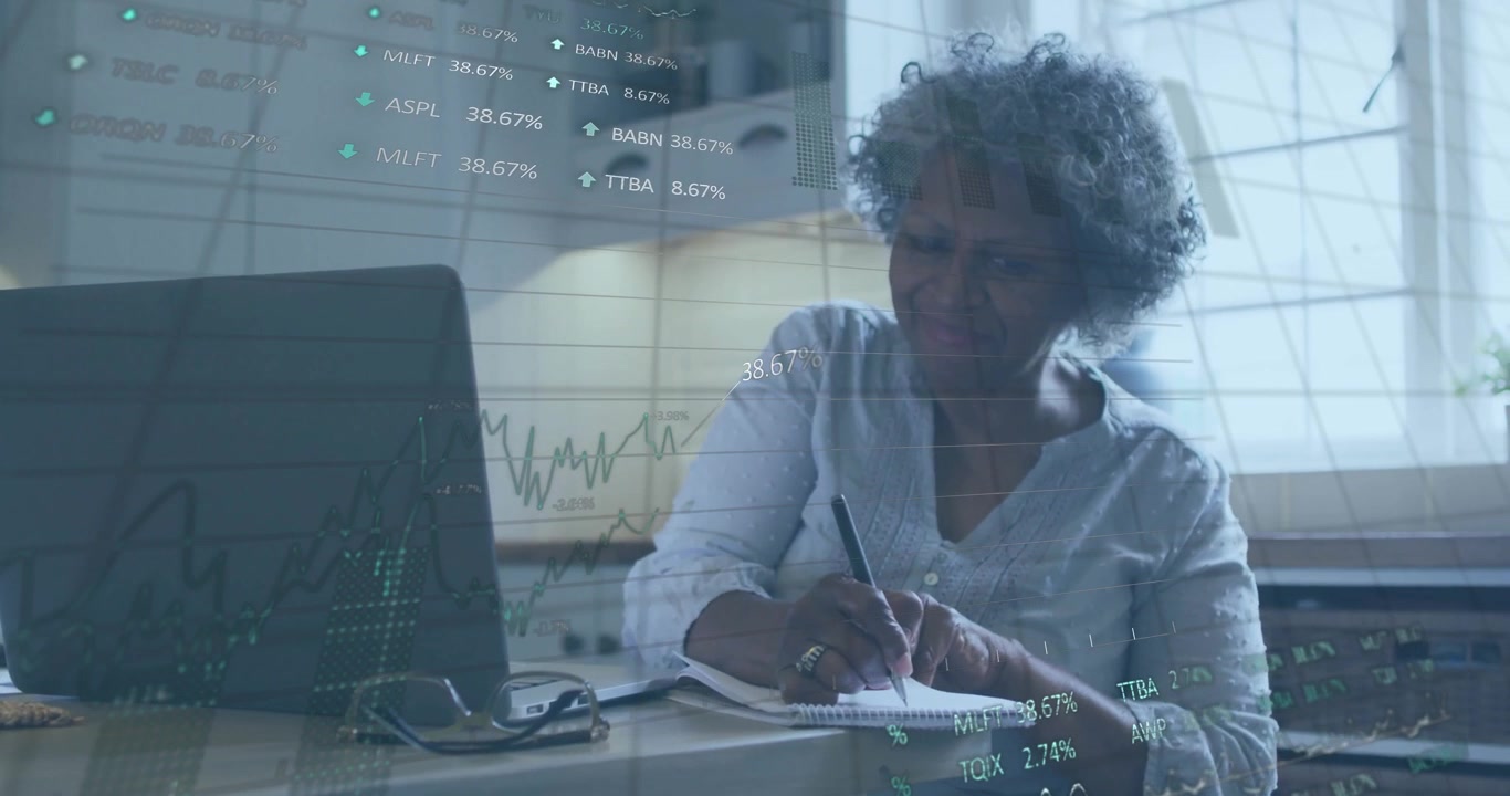 Animazione di elaborazione dati finanziari su donna afroamericana che utilizza un laptop