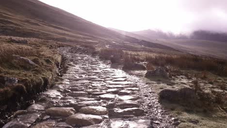 Hiking-up-Snowdon-mountain-during-the-fog