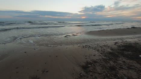 Sandstrände-Der-Ostsee-Bei-Sonnenuntergang.-4k-Zeitrafferaufnahmen