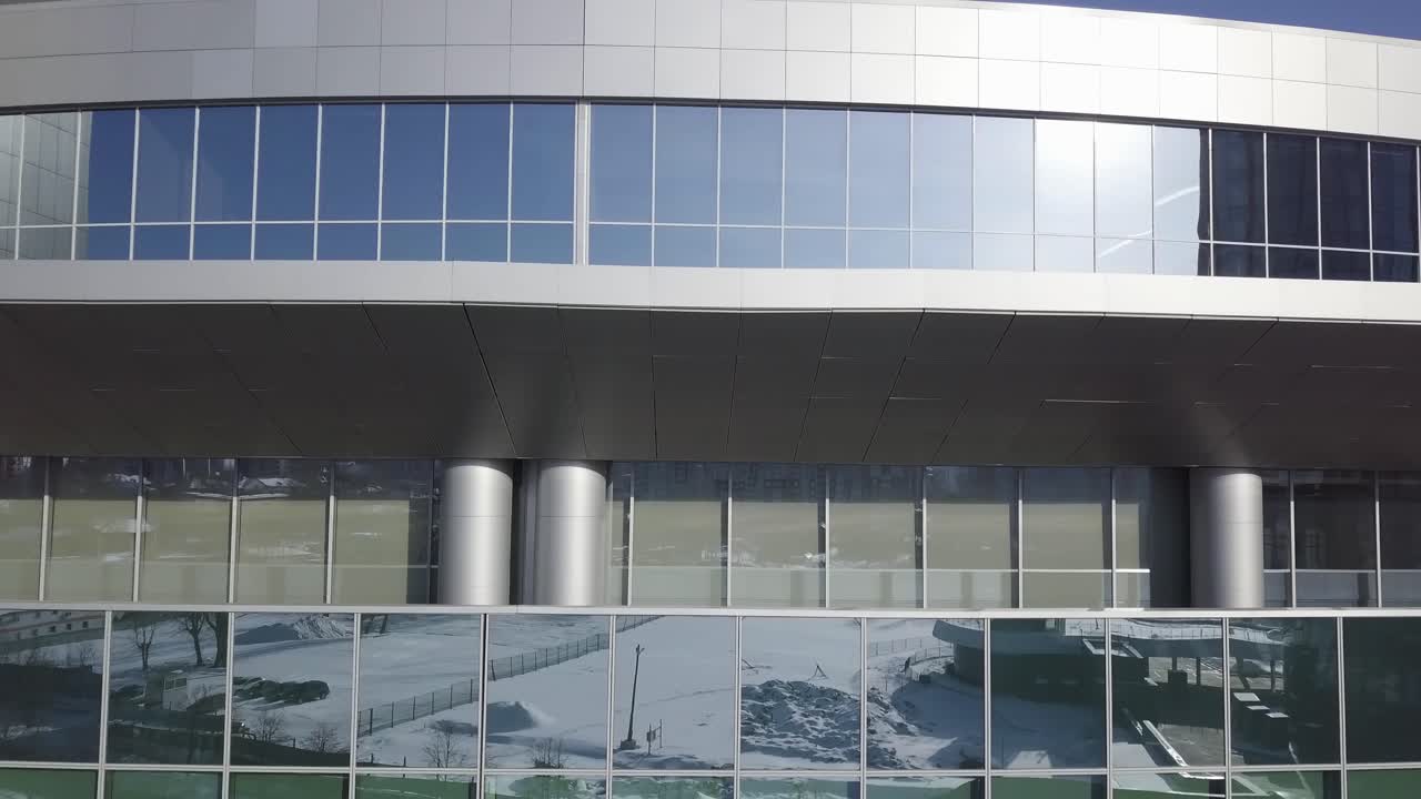 edificio arquitectónico moderno en una ciudad