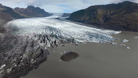 icelandic glacier landscape