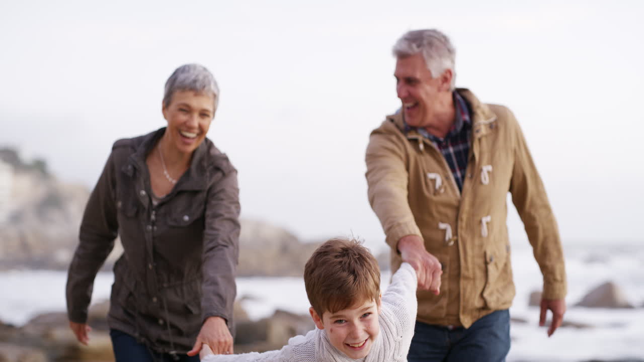 이쪽으로, 할머니와 할아버지!
