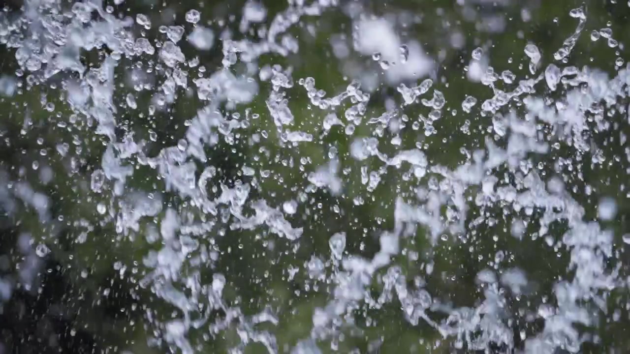 Slow motion van spattende waterdruppels