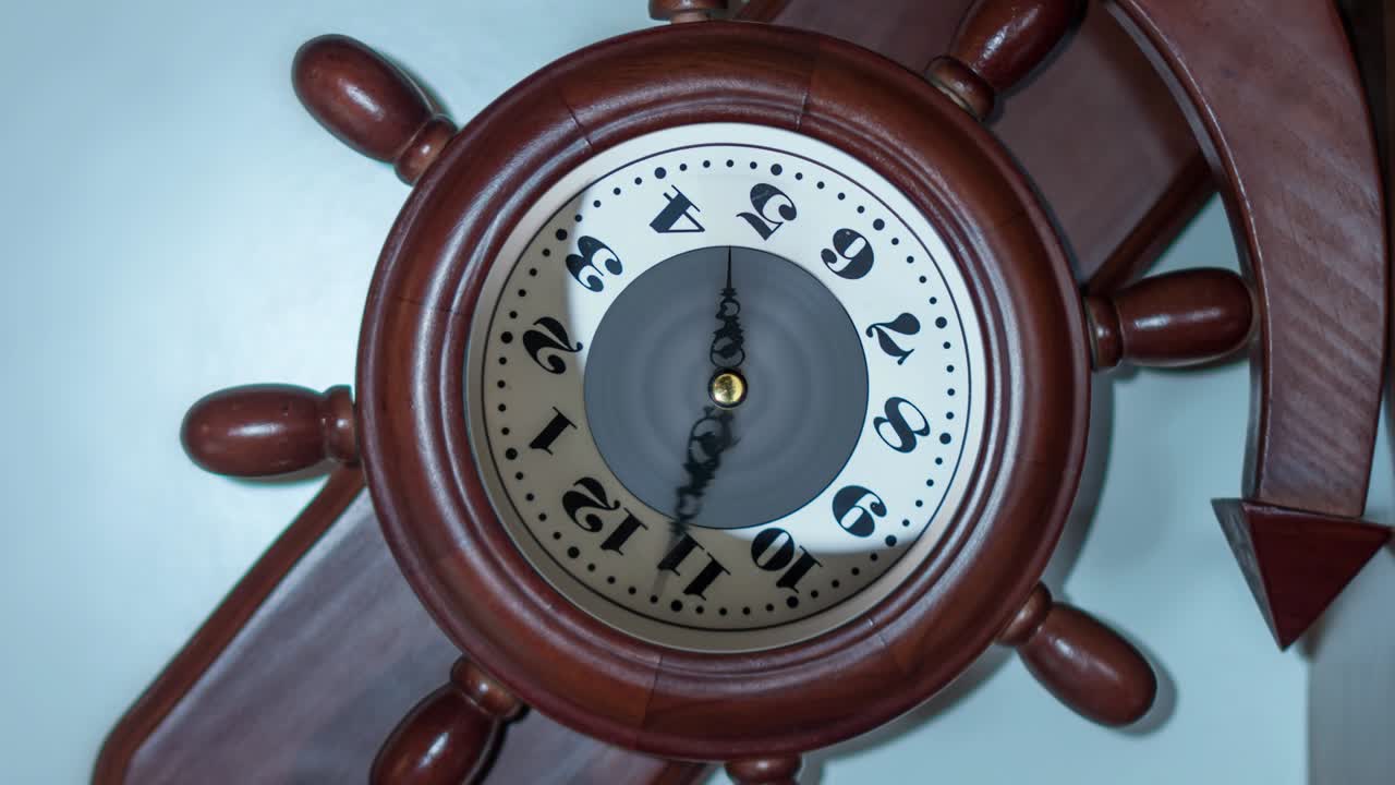 Clock runs time with arrows quickly