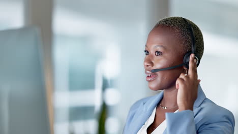 Call-center,-computer-and-friendly-woman