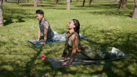 People-doing-sports-in-the-forest