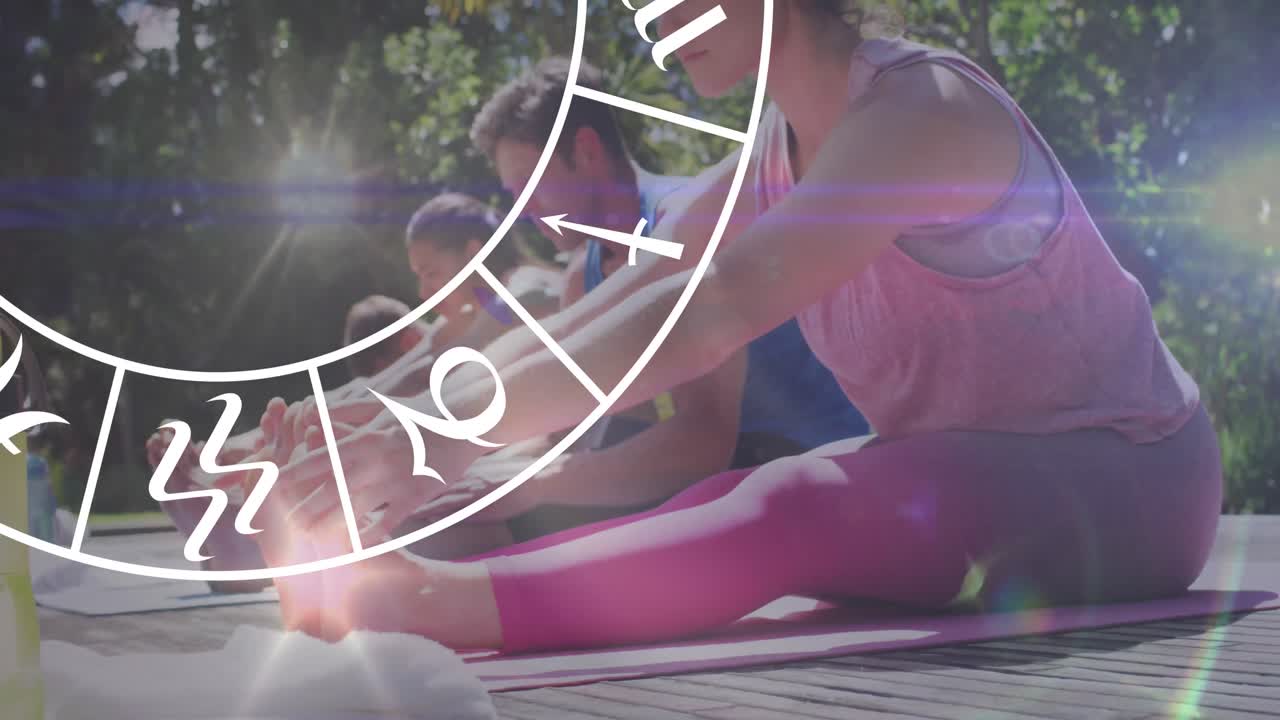 animación de la rueda del zodiaco del horóscopo sobre diversas personas que practican yoga