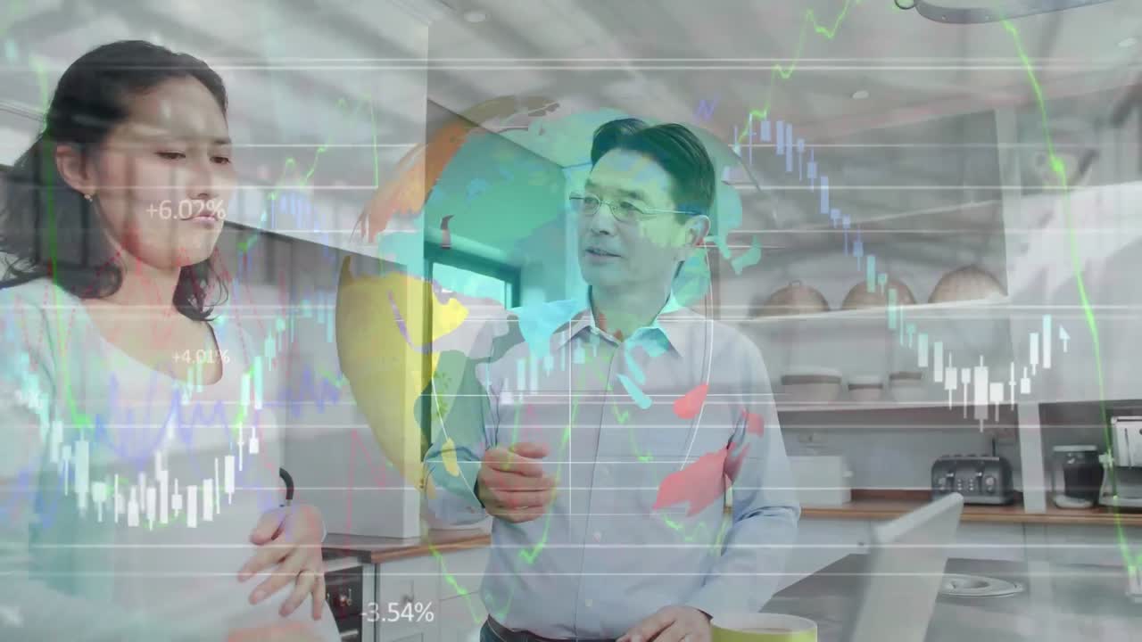 임신한 아시아 커플이 고품질 4k 형식으로 함께 계획하고 있습니다.