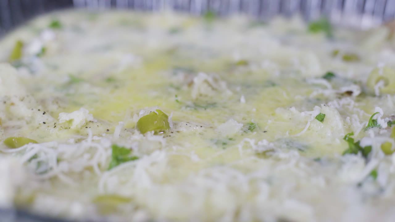 오븐에 구운  ⁇ 고기와 치즈 그라틴