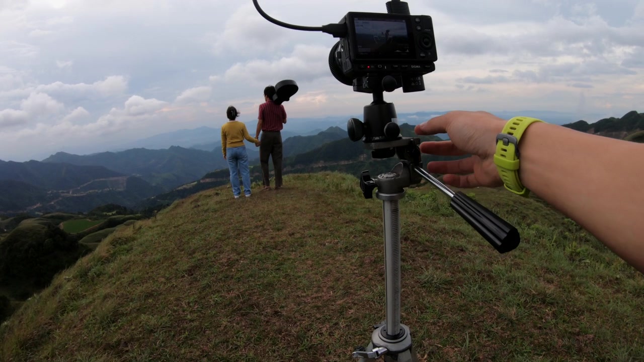 El lienzo de la naturaleza: Un fotógrafo y sus modelos crean arte al aire libre