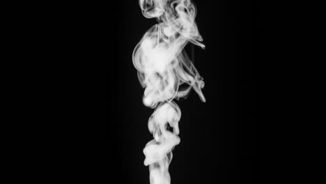 elemento de humo sobre el negro