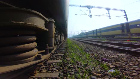 Vía-Férrea-Vista-Desde-El-Viaje-En-Tren-En-La-India-7