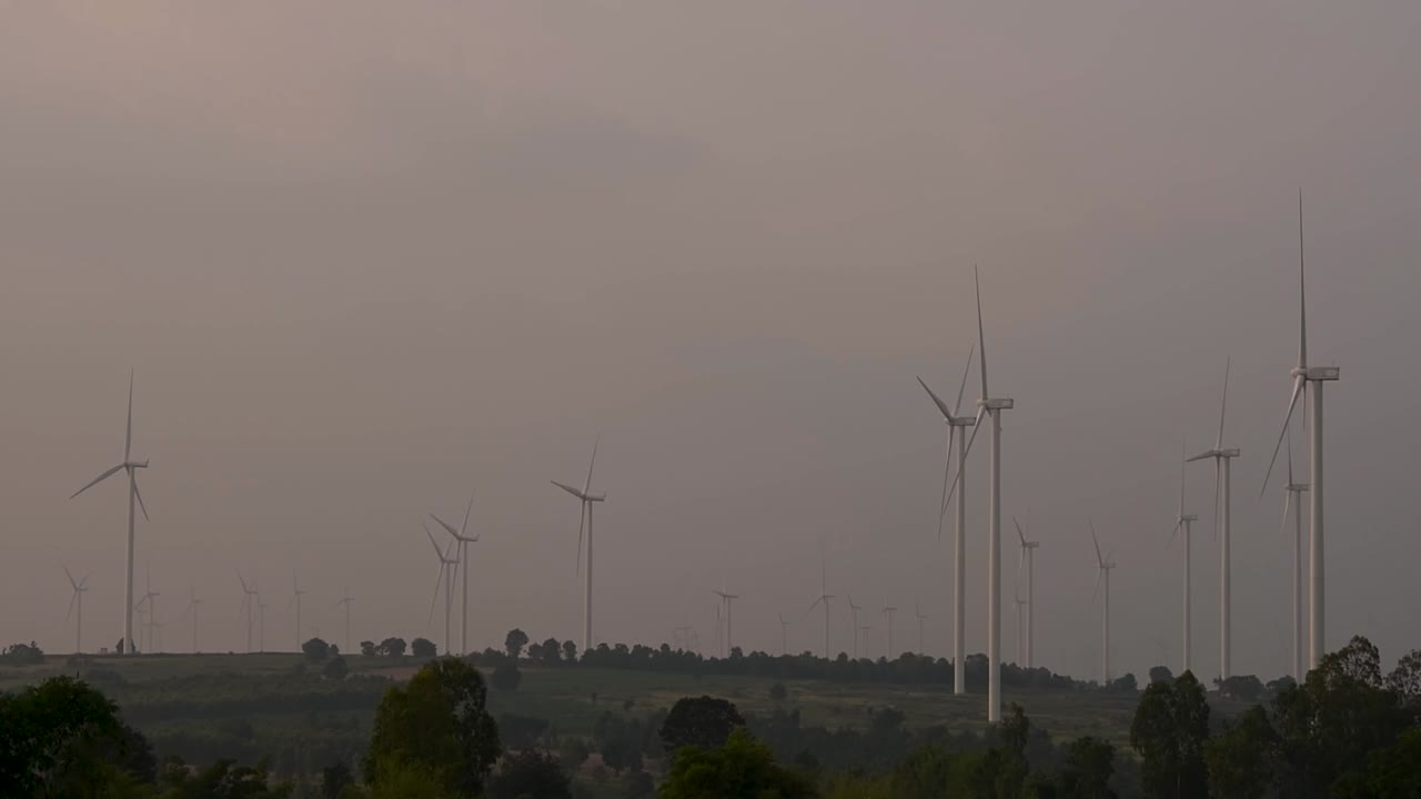 풍력 터빈은 태국과 동남아시아 본토를 위한 청정 대체 에너지 옵션입니다.