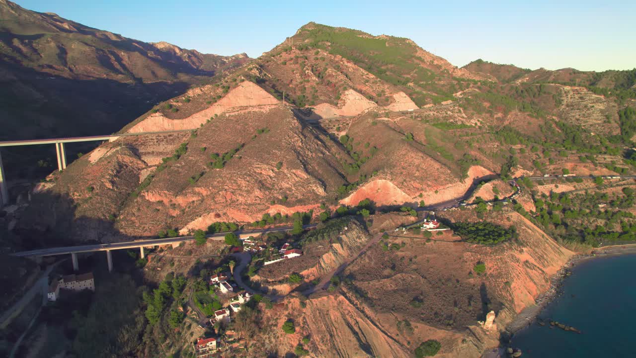 스페인 안달루시아 의 네르야 근처 의 언덕 들 의 공중 사진