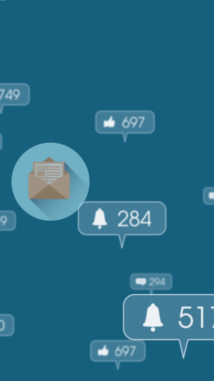 Animazione di buste di posta e icone dei social media su sfondo blu
