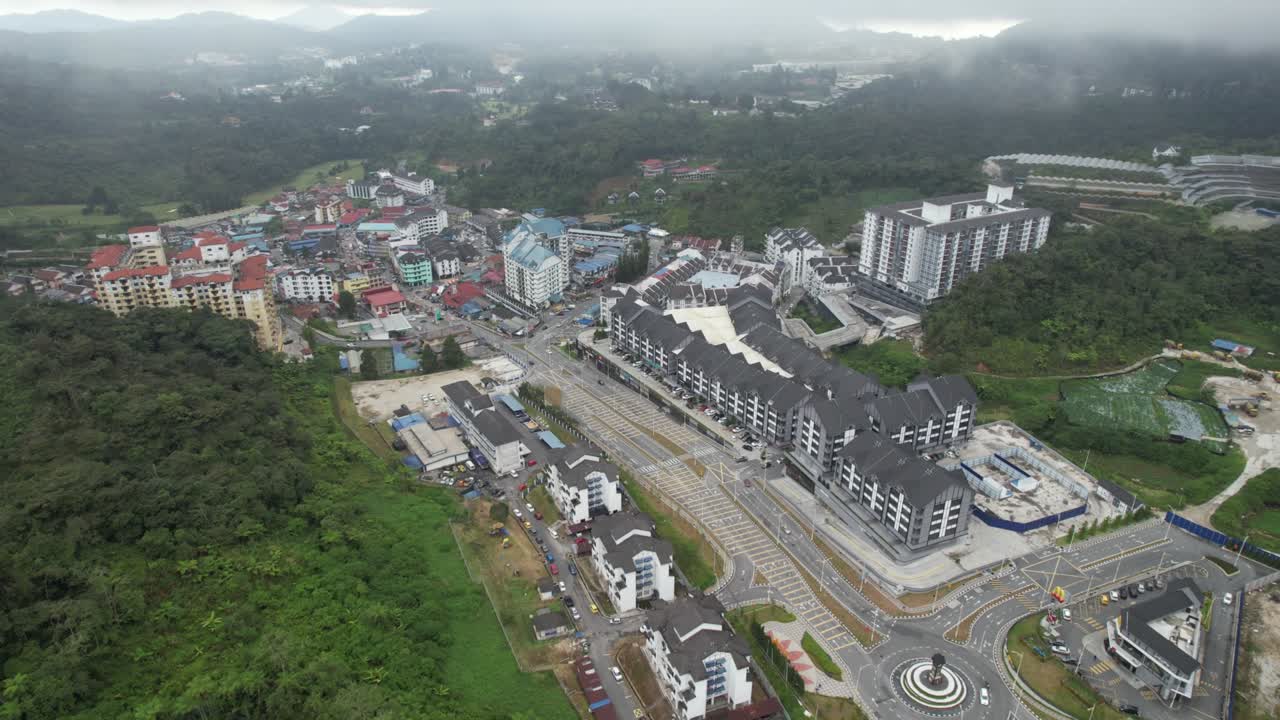vista general del paisaje del distrito de brinchang dentro del área de cameron highlands de malasia
