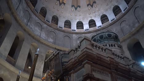 interior de la iglesia del santo sepulcro en jerusalén israel