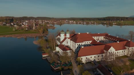 Kloster-Seeon,-In-Bayern