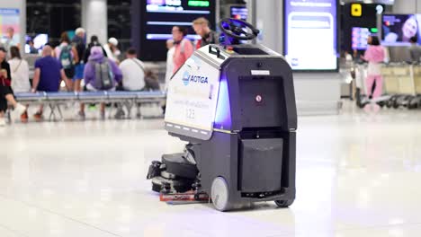 airport cleaning robot